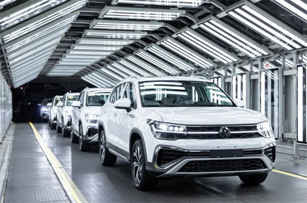 品牌丨合资品牌销冠续写传奇：上汽大众以"油电并进"迎战2025