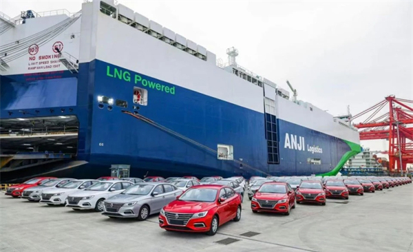 汽车强国路上，步履不停的上汽