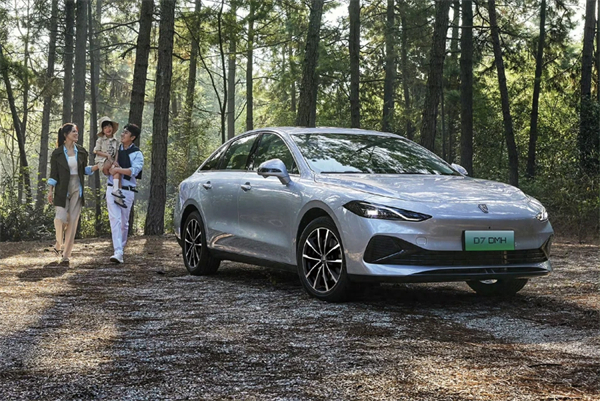 上汽看到了下一个十字路口