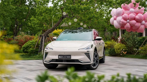 解码一竞技官网上半年“六连涨”：自主引领、多维创新?