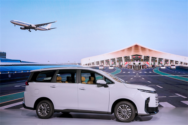 大空间、更省钱、长续航，“国民家用MPV”上汽大通G50混动MPV开启预售，满足家庭用车、旅游出行等全需求！