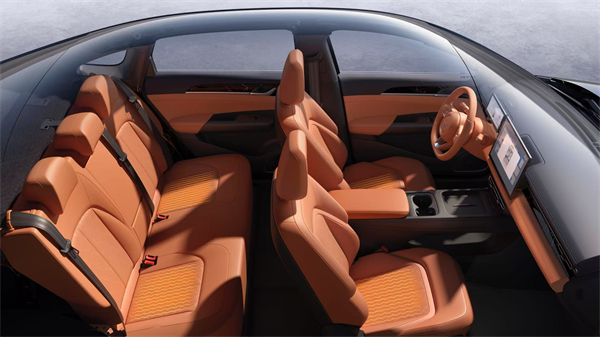 10.98万元起！五菱星光2025款开启预售，携手《和平精英》打造年轻人的智能实战利器！