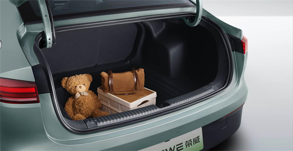 7.98万起！荣威纯电D6上市，A+级市场迎来“价值王者”