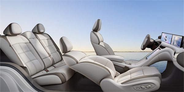 全新智己L6震撼上市，权益价20.49万~26.49万