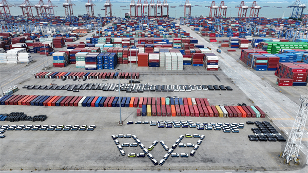 上汽通用五菱全球第300万辆新能源下线，刷新“中国智造”全球化新高度