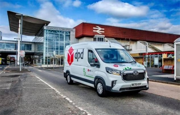 全球物流巨头绿色首。∩掀笸ㄕ痘馜HL欧洲最大单，助推中国新能源技术出海